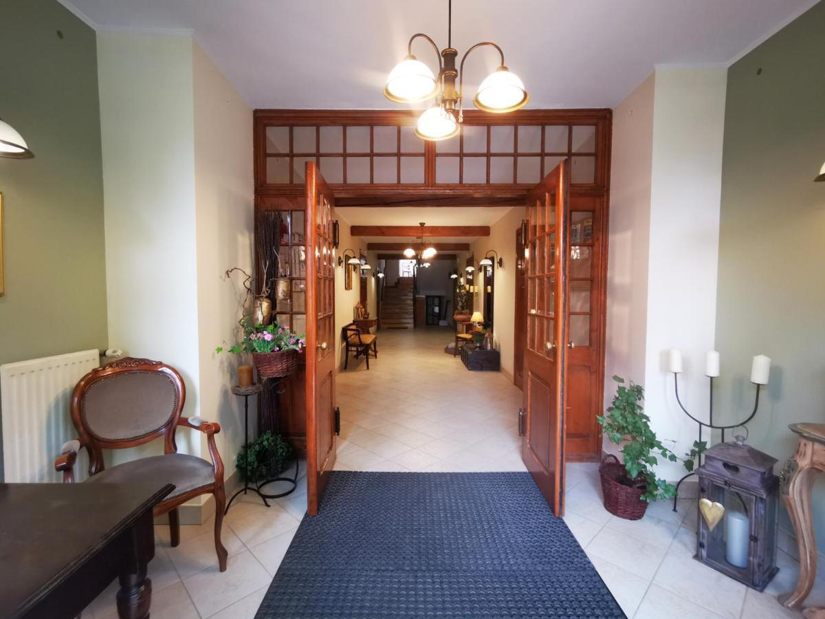 Pensjonat Akacja Kudowa Zdroj Exterior photo